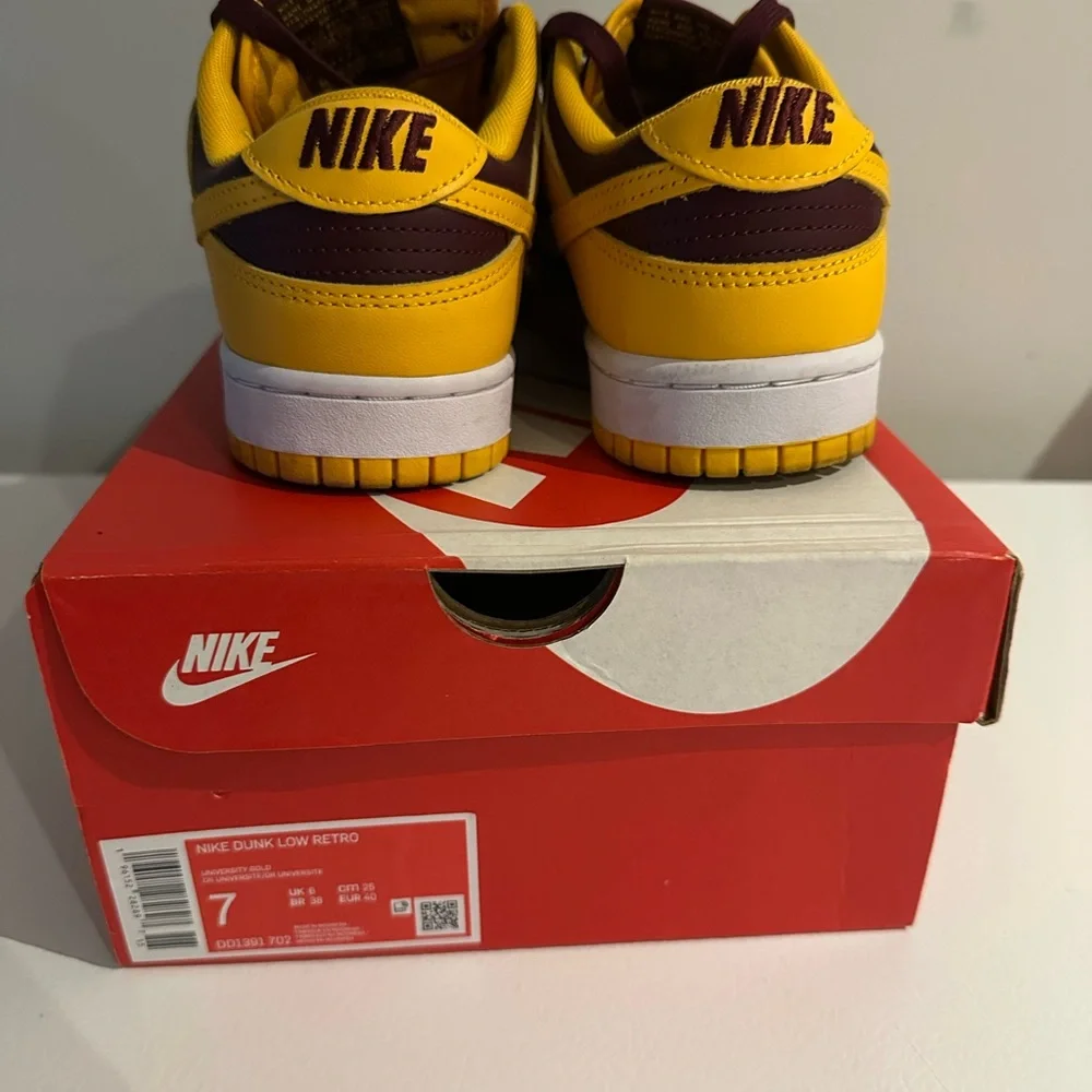 Nike Dunk Low-Top Sneakers in Yellow and Maroon - Picture 4 of 5